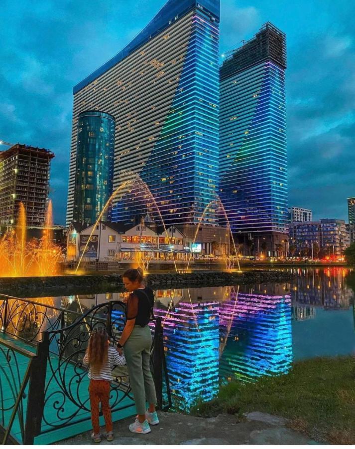 Black Sea Luxury Towers Hotel Батуми Екстериор снимка