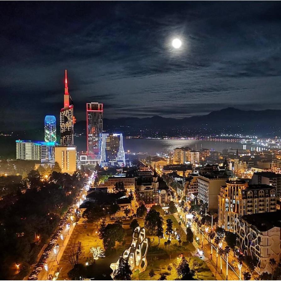 Black Sea Luxury Towers Hotel Батуми Екстериор снимка