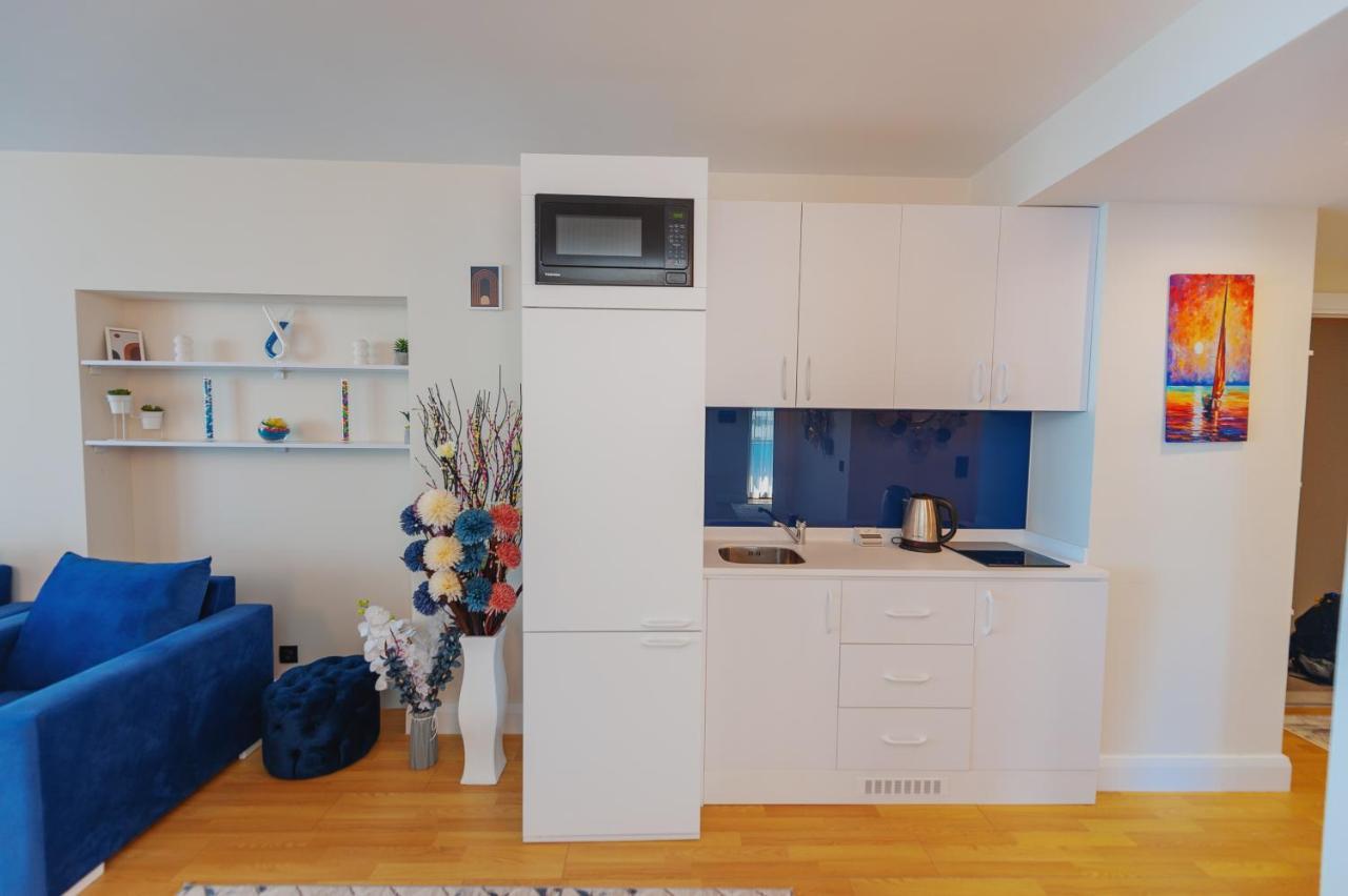 Black Sea Luxury Towers Hotel Батуми Екстериор снимка