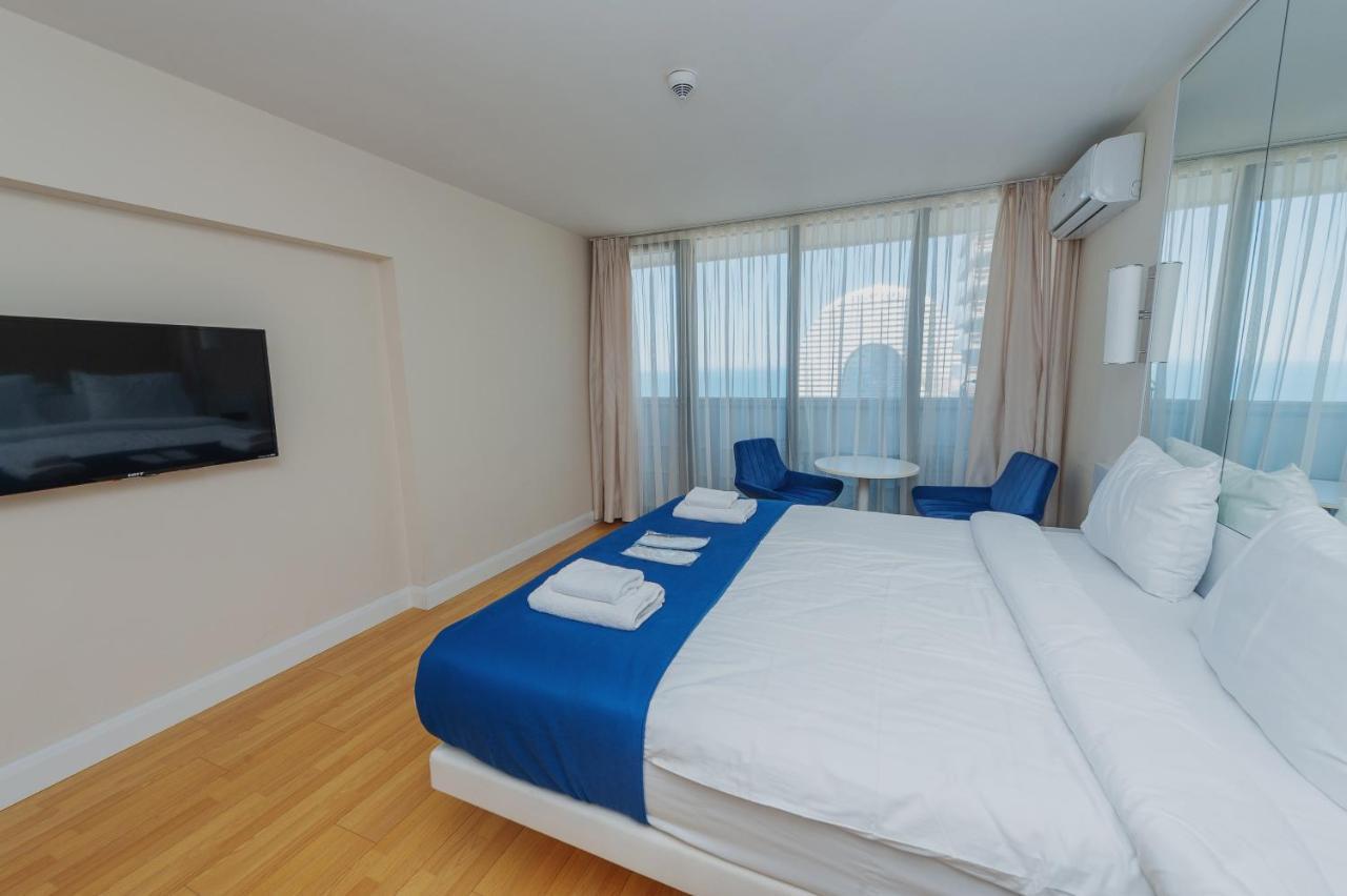Black Sea Luxury Towers Hotel Батуми Екстериор снимка