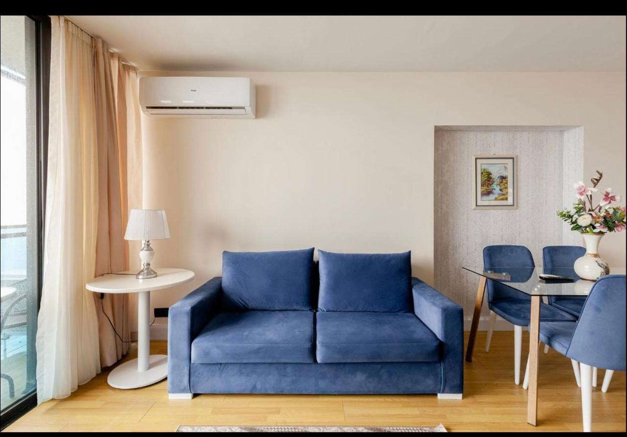 Black Sea Luxury Towers Hotel Батуми Екстериор снимка
