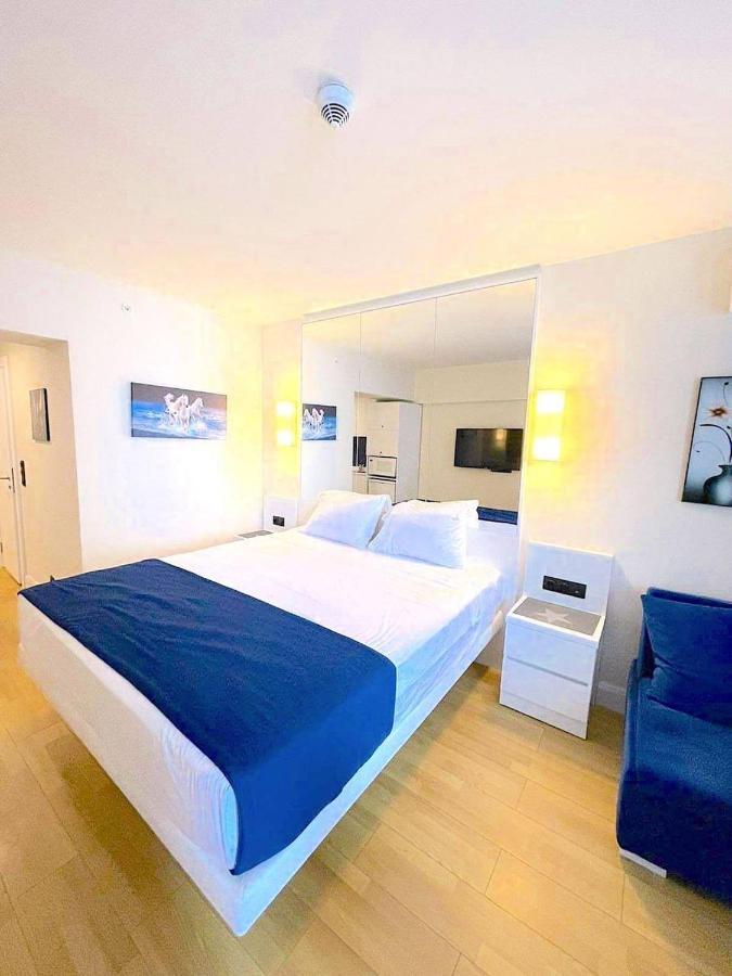 Black Sea Luxury Towers Hotel Батуми Екстериор снимка