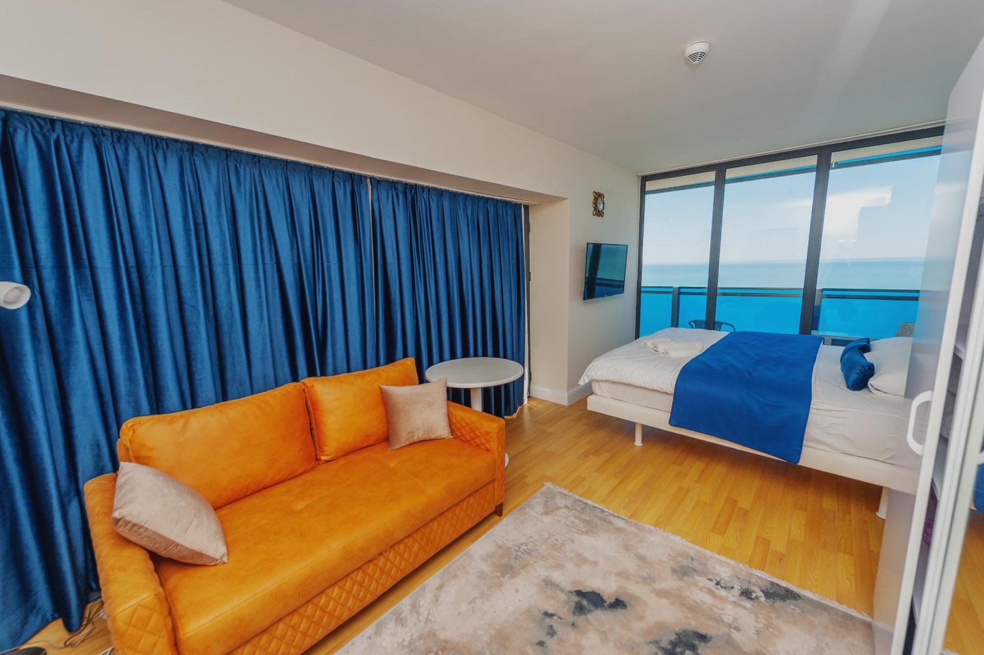 Black Sea Luxury Towers Hotel Батуми Екстериор снимка