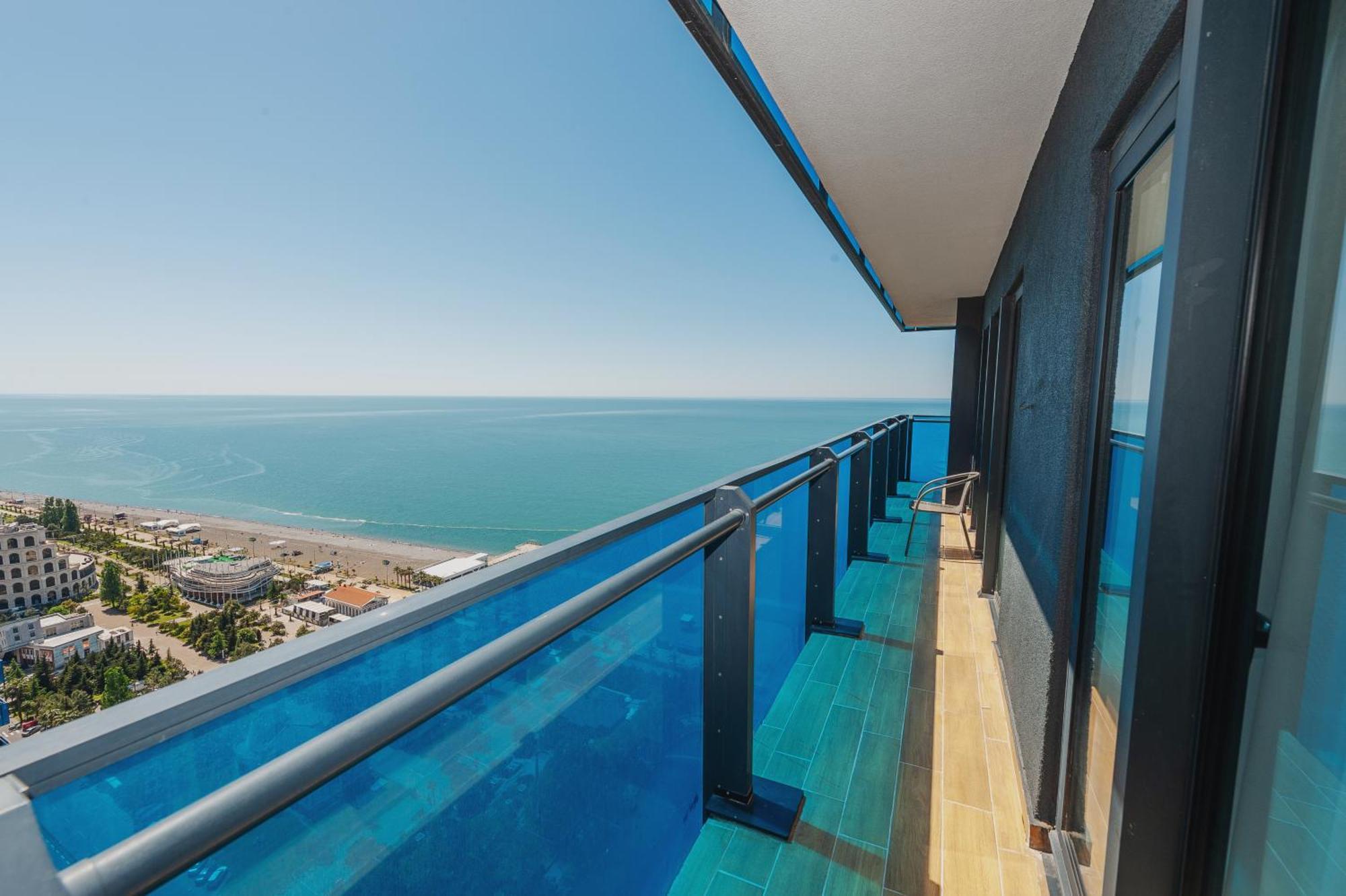 Black Sea Luxury Towers Hotel Батуми Екстериор снимка