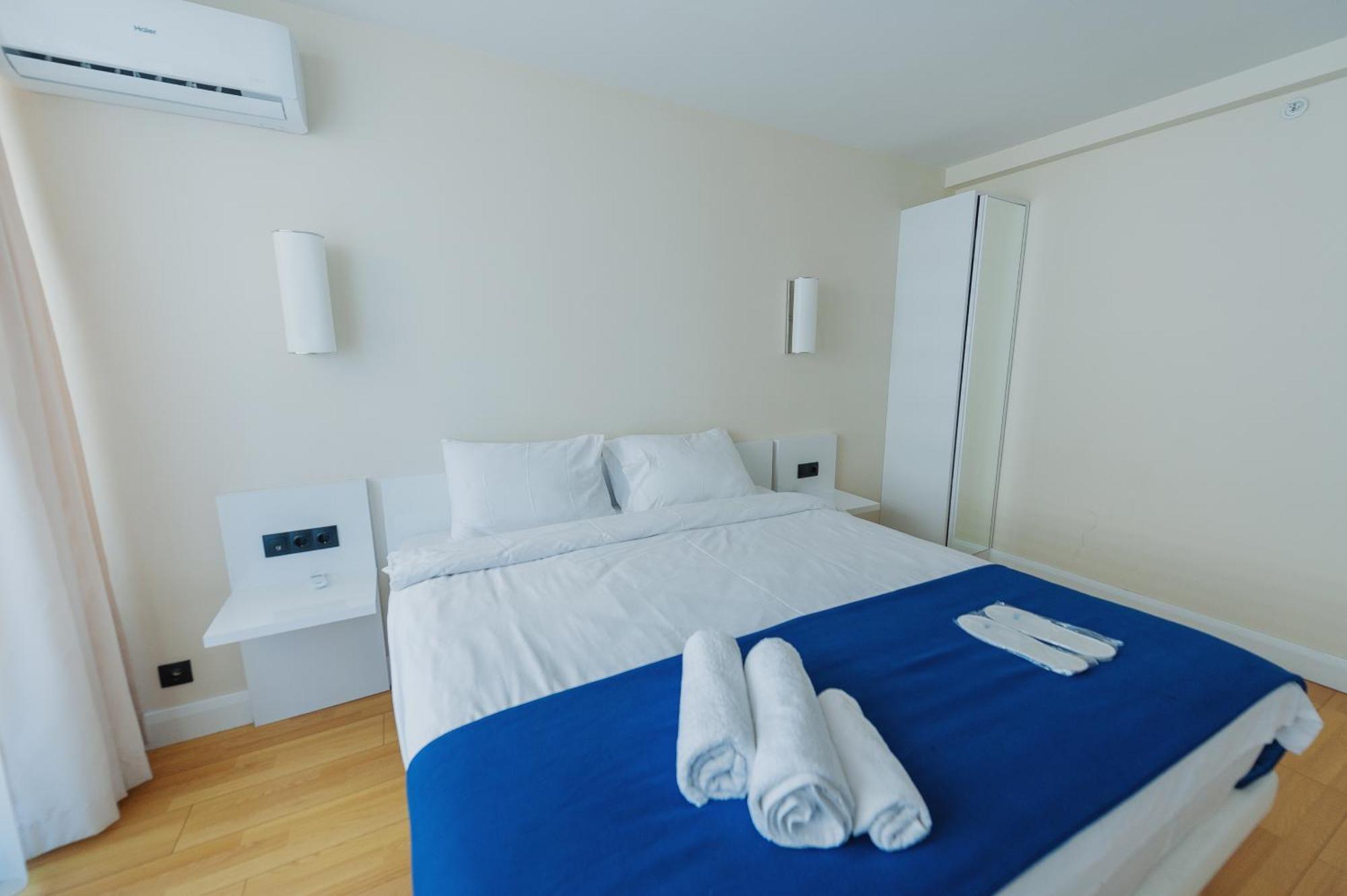 Black Sea Luxury Towers Hotel Батуми Екстериор снимка