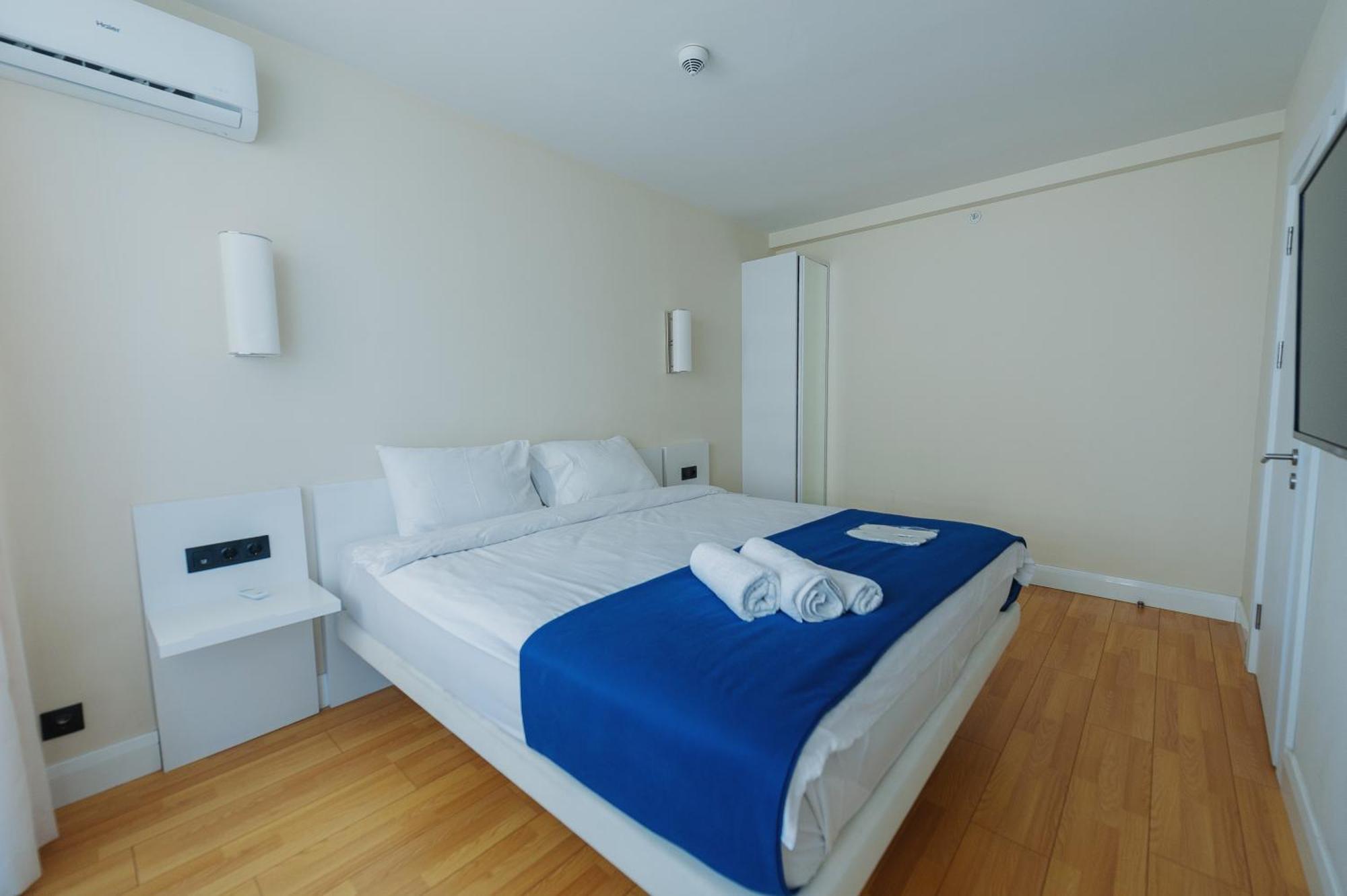 Black Sea Luxury Towers Hotel Батуми Екстериор снимка