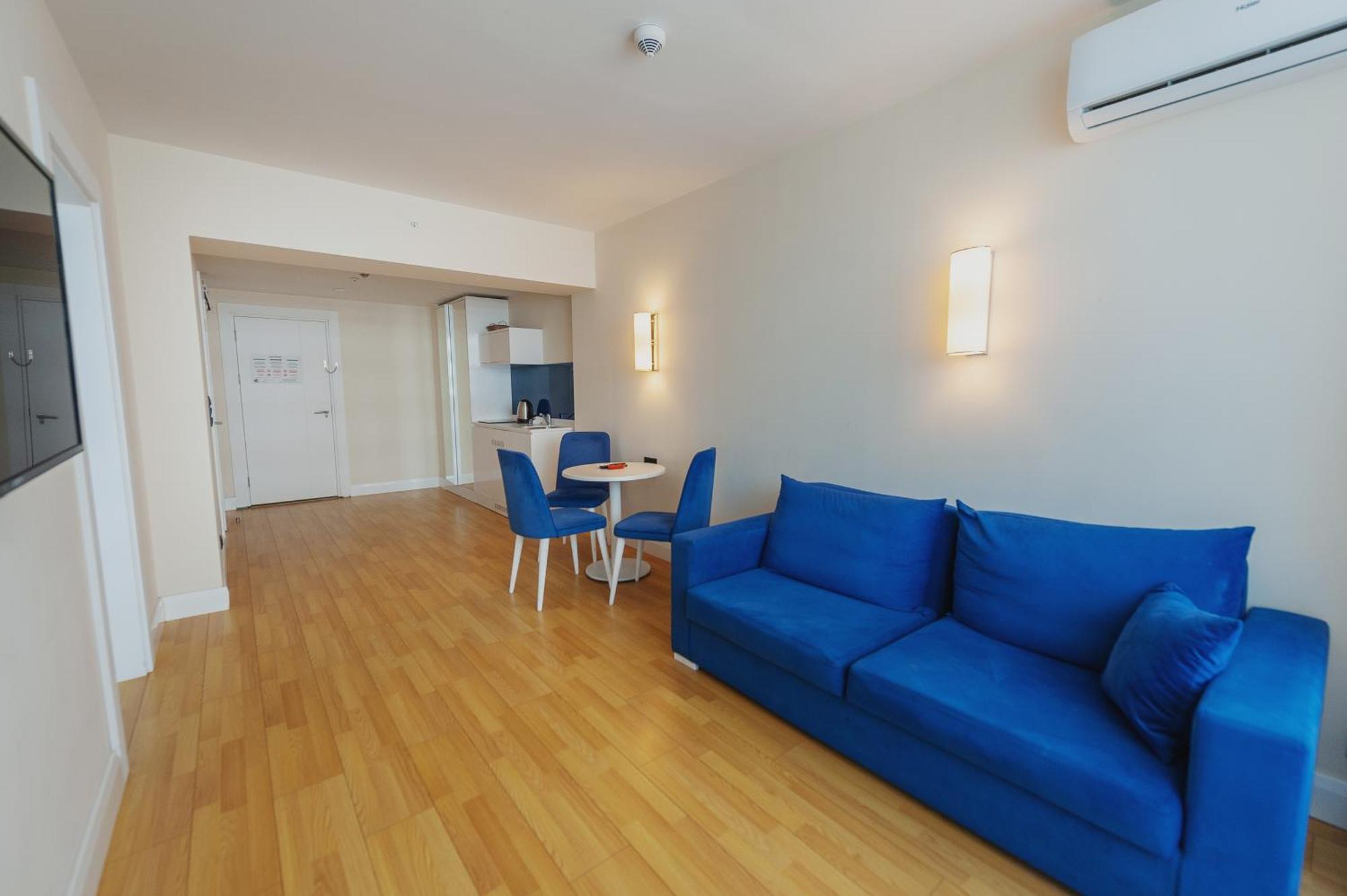 Black Sea Luxury Towers Hotel Батуми Екстериор снимка